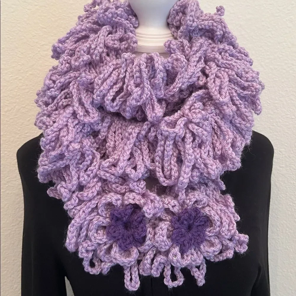 NWT Angela’s Designs one of a kind hand crocheted loopy boa scarf